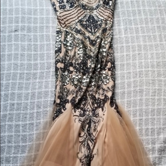 Sherri Hill Gold and Black Embellished Gown - Picture 5 of 8